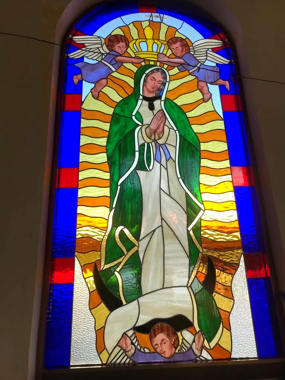 Vitral religioso de la Virgen de Guadalupe