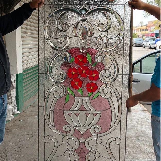 Vitral con un florero